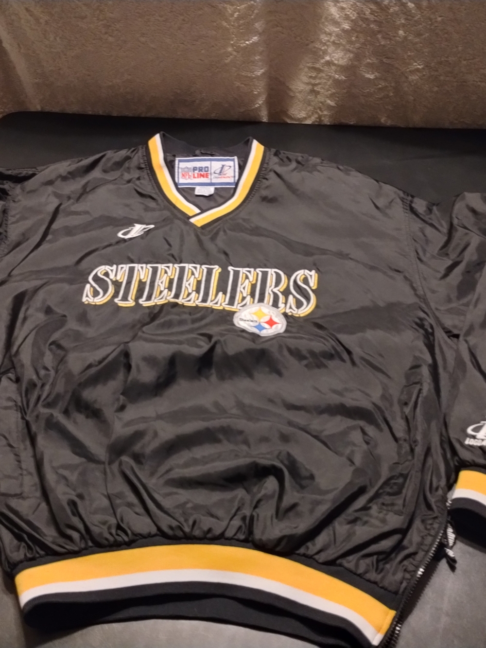 Logo Athletic Black and Gold Steelers Windbreaker